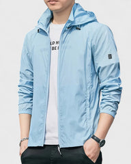 Jérôme | Veste coupe-vent homme bleu clair avec capuche