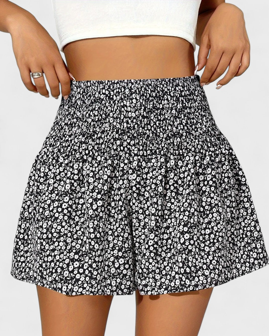 Catherine | Short à fleurs smocké taille haute