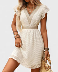 Thérèse | Robe en dentelle à col V et taille rubanée