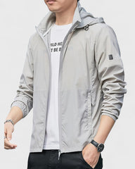 Jérôme | Veste coupe-vent homme bleu clair avec capuche