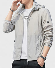 Jérôme | Veste coupe-vent homme bleu clair avec capuche